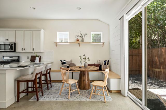 1176 Lott Ave, Austin, TX 78721