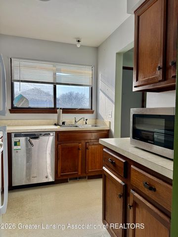 2120 La Mer Lane, Haslett, MI 48840