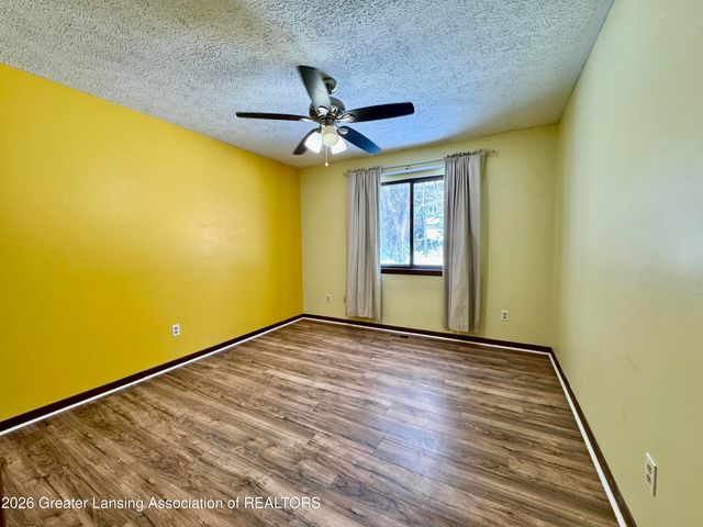 2120 La Mer Lane, Haslett, MI 48840