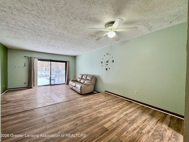 2120 La Mer Lane, Haslett, MI 48840