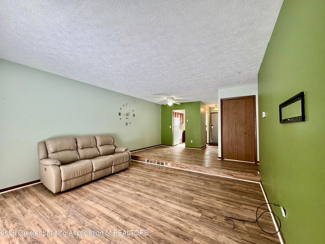 2120 La Mer Lane, Haslett, MI 48840