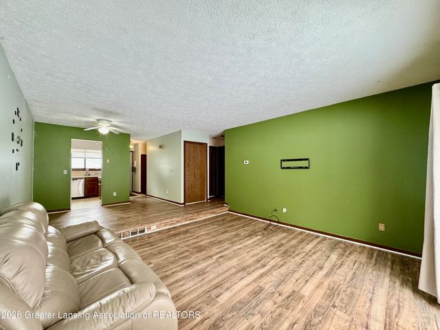 2120 La Mer Lane, Haslett, MI 48840