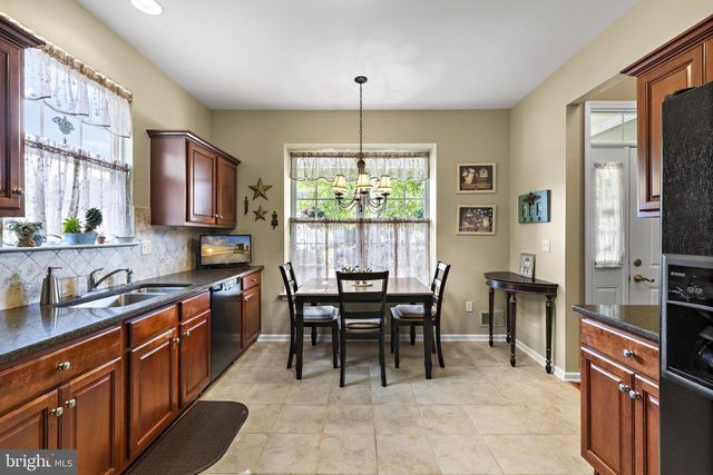140 BRIARWOOD DR, Tuckerton, NJ 08087
