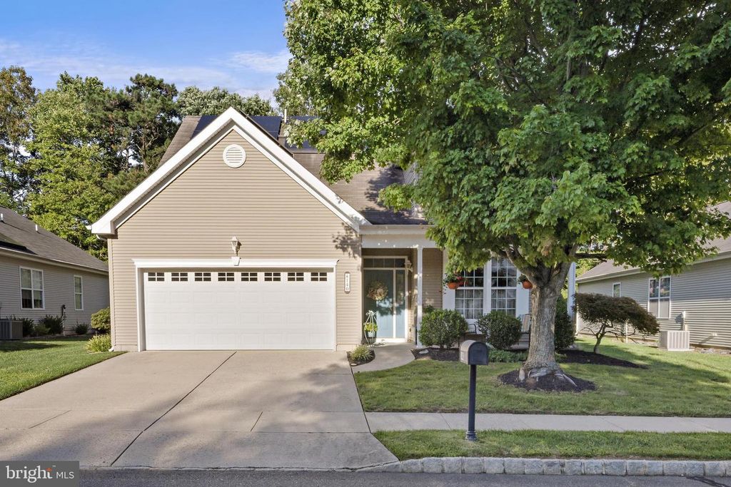140 BRIARWOOD DR, Tuckerton, NJ 08087