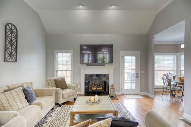 201 Sheffield Dr, White House, TN 37188