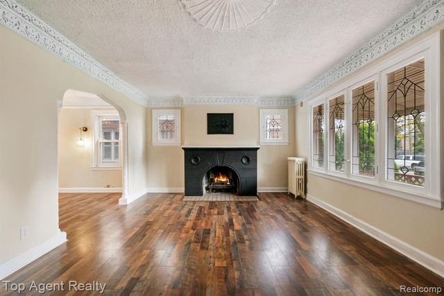 16565 Roselawn Street, Detroit, MI 48221