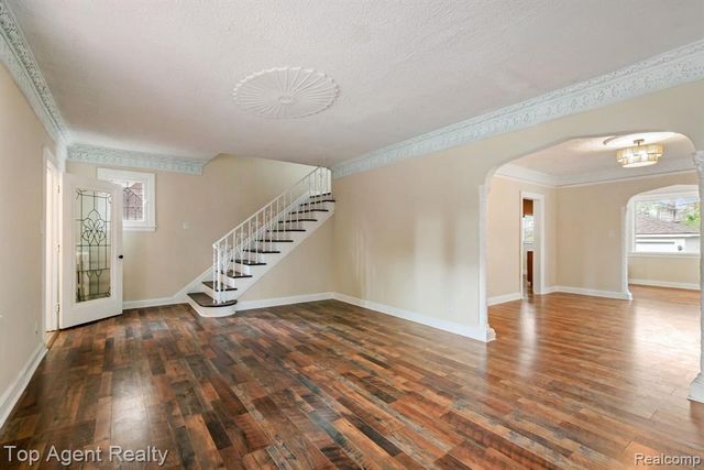 16565 Roselawn Street, Detroit, MI 48221