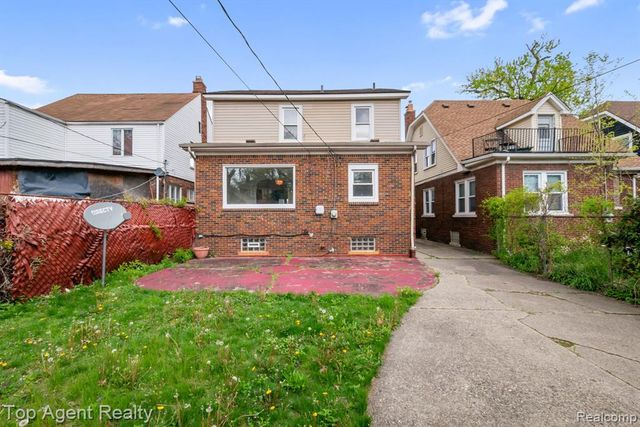 16565 Roselawn Street, Detroit, MI 48221