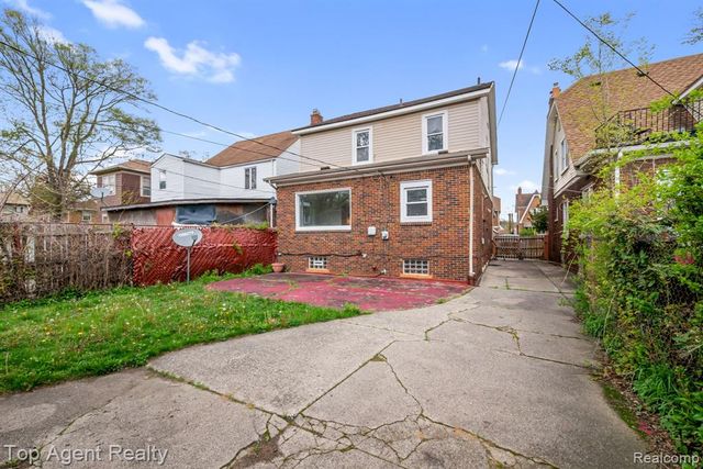 16565 Roselawn Street, Detroit, MI 48221