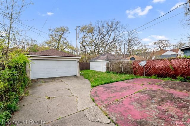 16565 Roselawn Street, Detroit, MI 48221