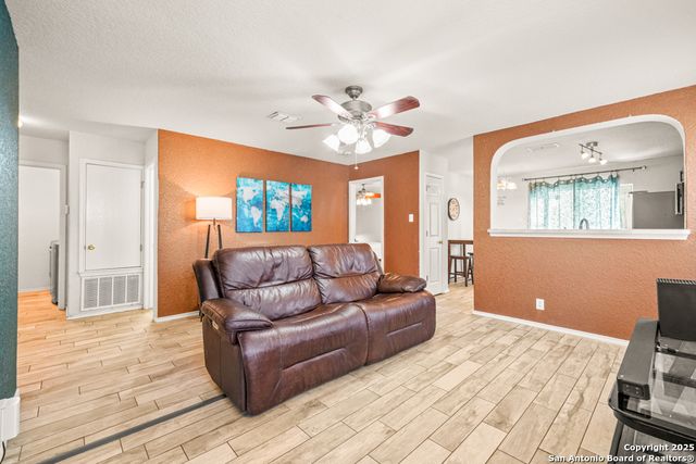 2718 Moon Rock, Converse, TX 78109