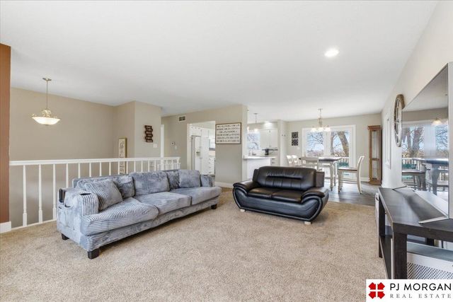 3083 College Drive, Blair, NE 68008