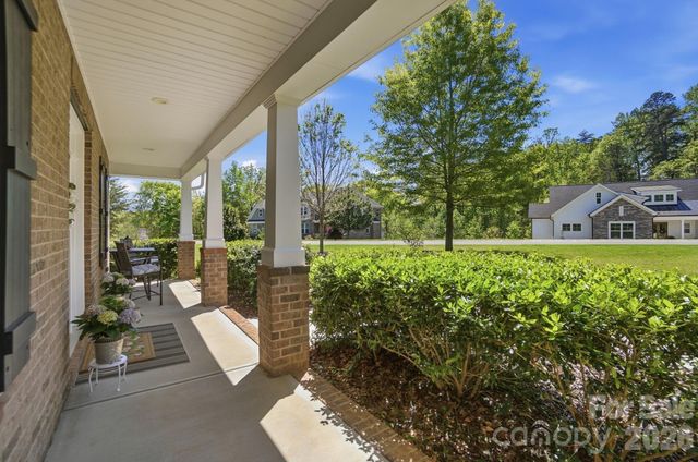 727 Misty Arbor Ford, Clover, SC 29710