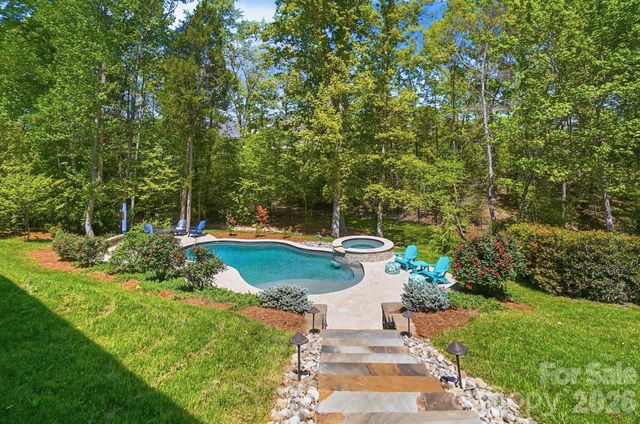 727 Misty Arbor Ford, Clover, SC 29710