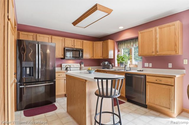 1480 Peppergrove Drive, Brighton, MI 48116