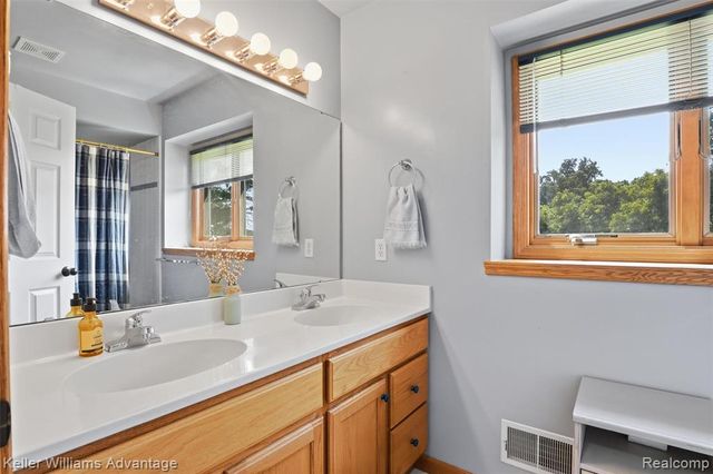1480 Peppergrove Drive, Brighton, MI 48116