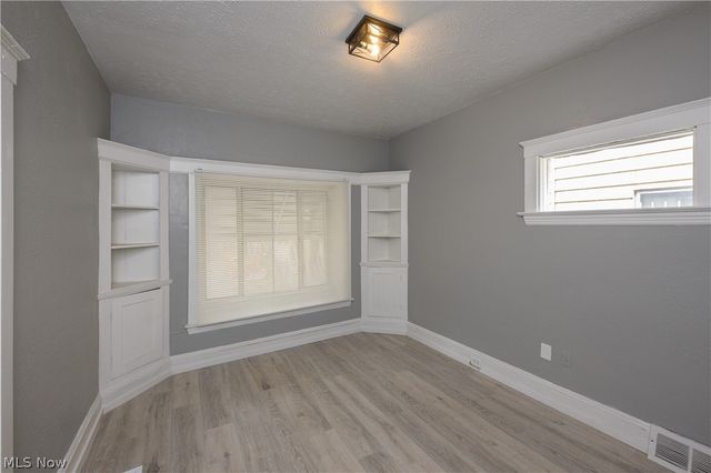 686 E 92nd Street, Cleveland, OH 44108