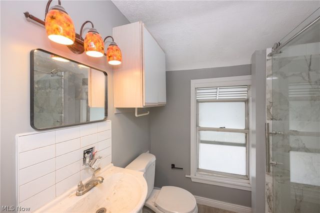 686 E 92nd Street, Cleveland, OH 44108