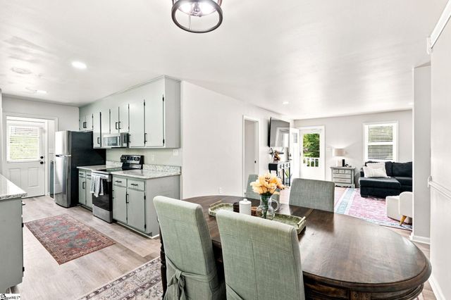23 Lee Way, Taylors, SC 29687