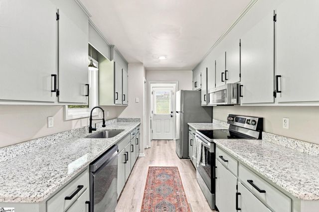 23 Lee Way, Taylors, SC 29687