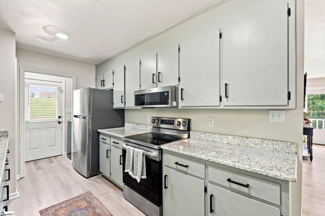 23 Lee Way, Taylors, SC 29687
