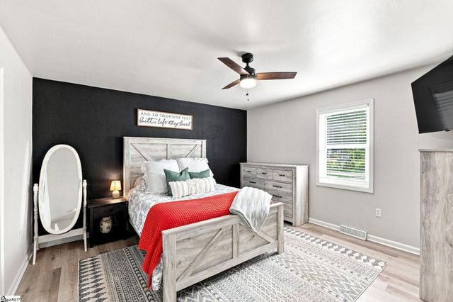 23 Lee Way, Taylors, SC 29687