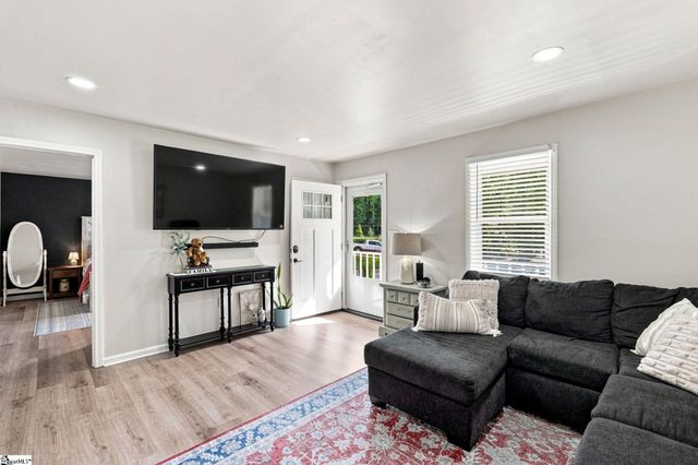 23 Lee Way, Taylors, SC 29687