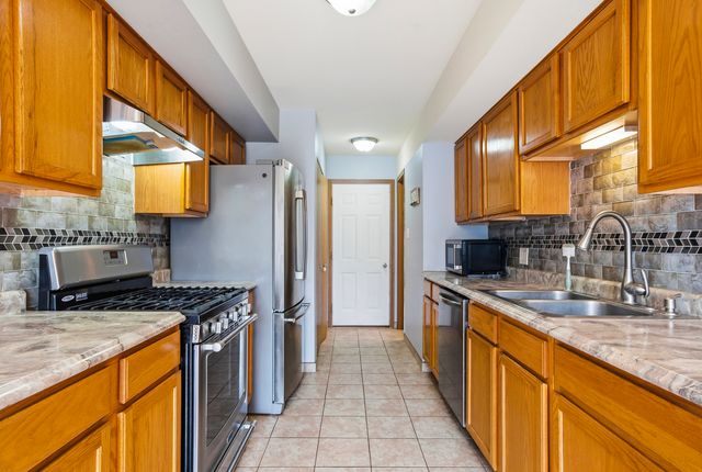 5610 W VON Avenue A, Monee, IL 60449