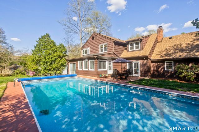 10 Cliffmount Drive, Bloomfield, CT 06002