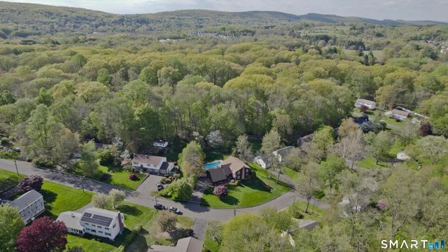 10 Cliffmount Drive, Bloomfield, CT 06002