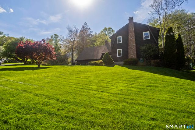 10 Cliffmount Drive, Bloomfield, CT 06002