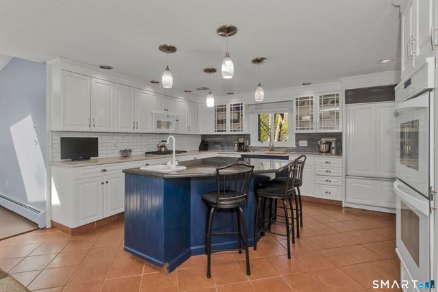 10 Cliffmount Drive, Bloomfield, CT 06002