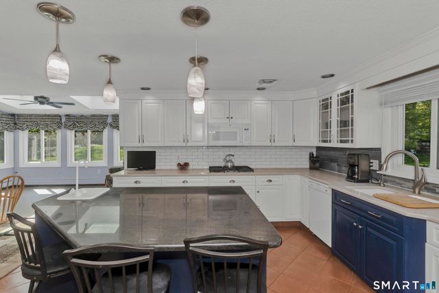 10 Cliffmount Drive, Bloomfield, CT 06002