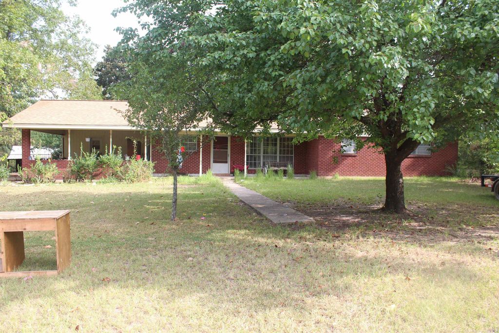 3296 hwy 278 E, Hope, AR 71801
