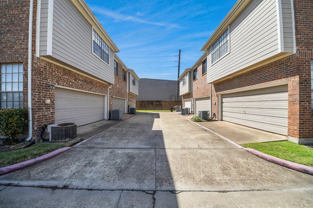 8888 Benning Drive 171, Houston, TX 77031