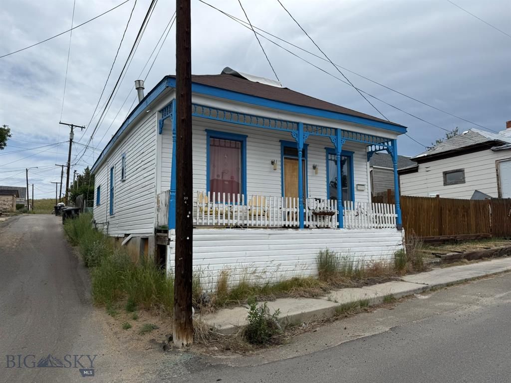 Image 1 of property listing at 605 Caledonia Street, Butte, MT 59701