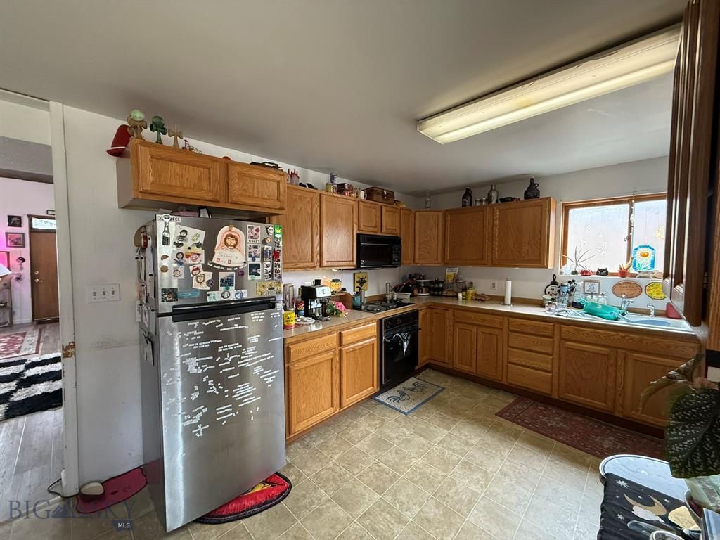 Image 8 of property listing at 605 Caledonia Street, Butte, MT 59701