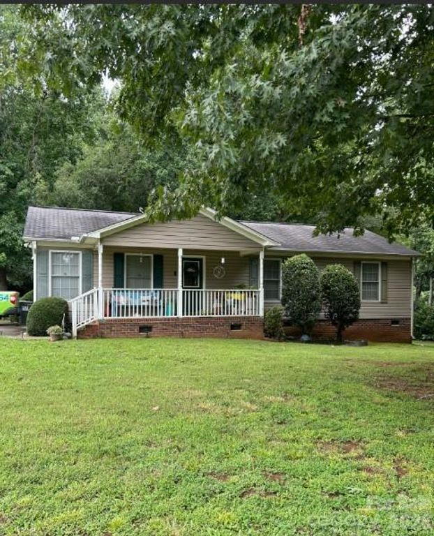 1007 Field Swallow Way, Clover, SC 29710