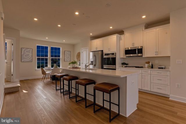 6310 BERKLEY BRIDGE PL, Haymarket, VA 20169