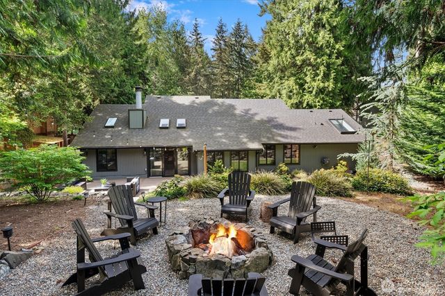 2404 Manorwood Drive SE, Puyallup, WA 98374