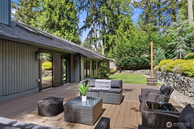 2404 Manorwood Drive SE, Puyallup, WA 98374
