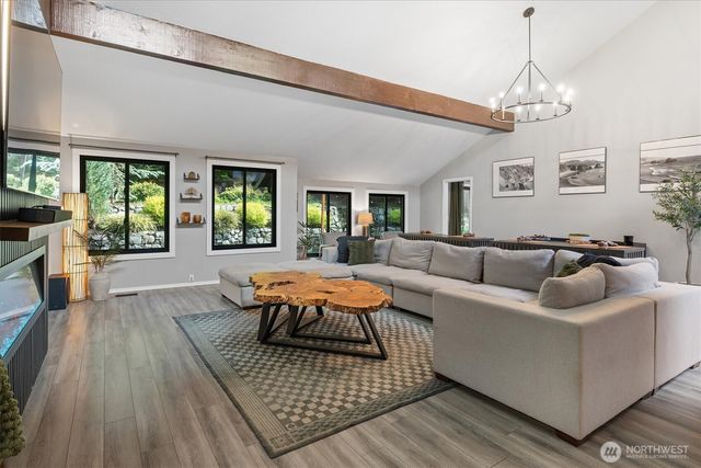 2404 Manorwood Drive SE, Puyallup, WA 98374