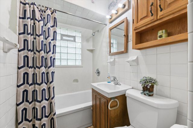 1747 Pinewood Drive, Shoreview, MN 55126