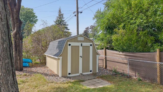 1747 Pinewood Drive, Shoreview, MN 55126