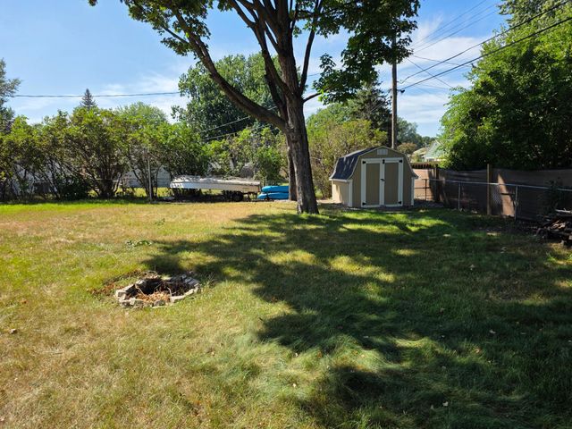 1747 Pinewood Drive, Shoreview, MN 55126