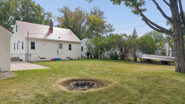 1747 Pinewood Drive, Shoreview, MN 55126