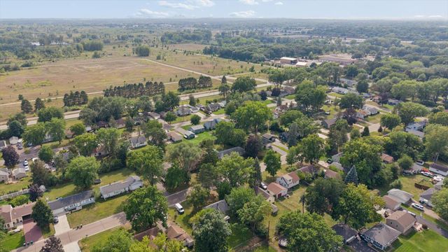 1747 Pinewood Drive, Shoreview, MN 55126