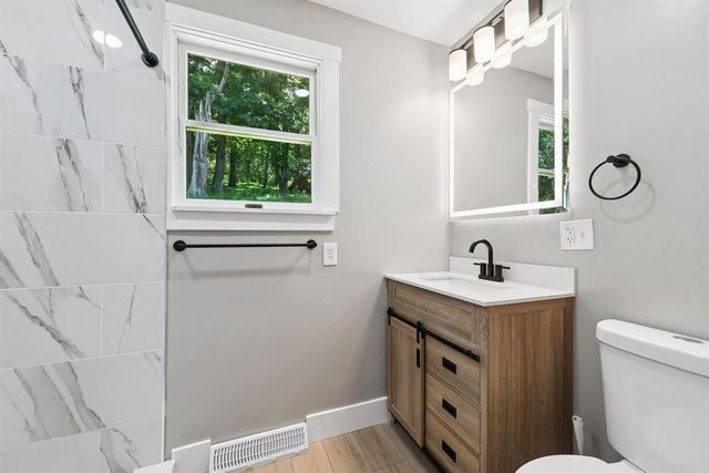 383 Lakeview DRIVE, South Strabane, PA 15301