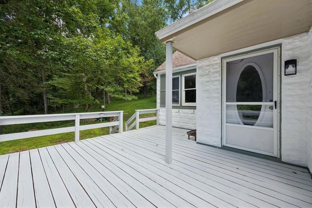 383 Lakeview DRIVE, South Strabane, PA 15301