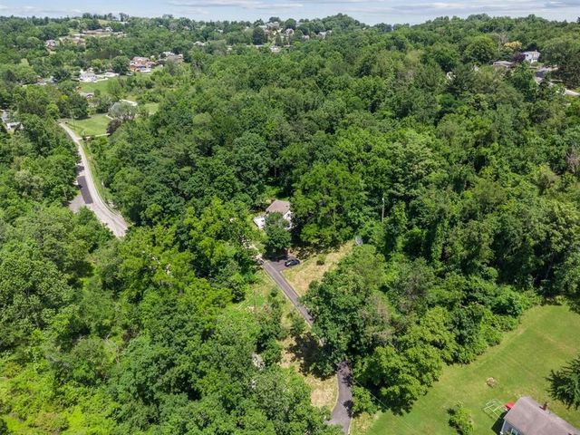 383 Lakeview DRIVE, South Strabane, PA 15301